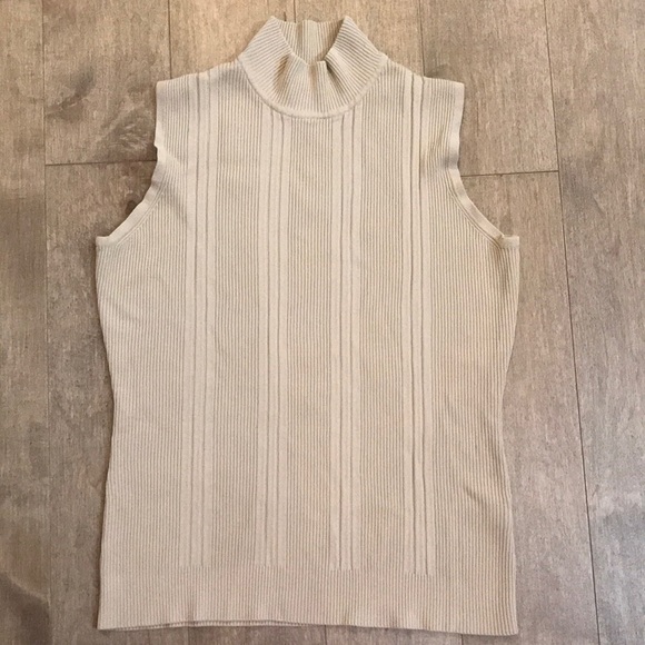 Beige Dressbarn top sleeveless - Picture 1 of 3